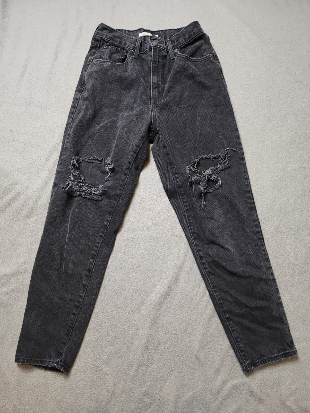 Levi's High Waisted Mom Jeans Black Distressed Ripped Knee Sz 29